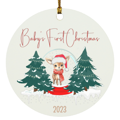 La primera Navidad del bebé (2023): adornos circulares, ovalados y de corazón de madera
