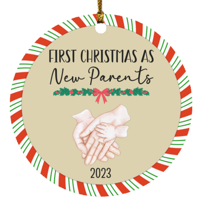 Primera Navidad como nuevos padres (2023) - Adornos circulares de madera